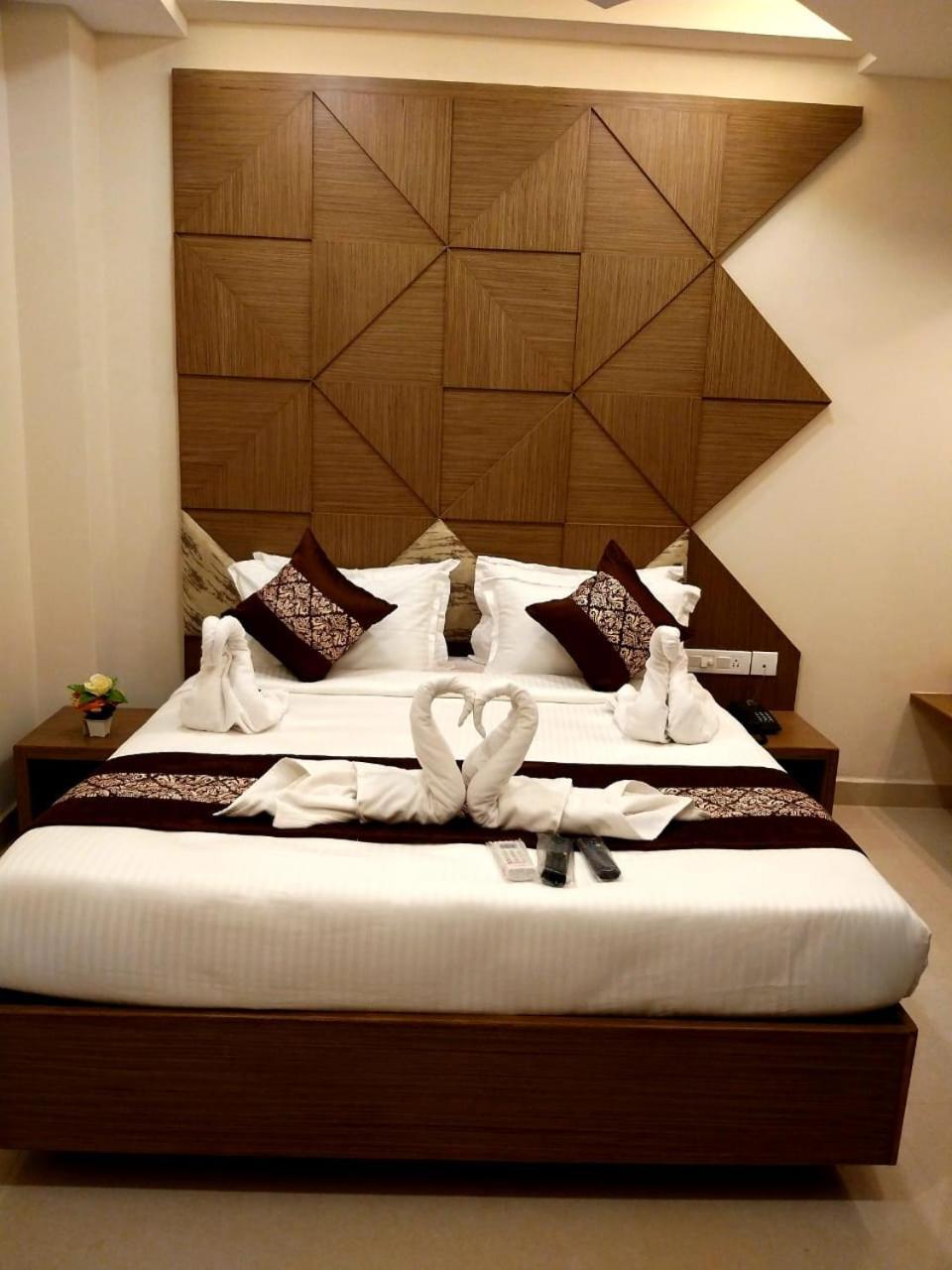 Grand Elegant Hotel Chennai Exterior photo