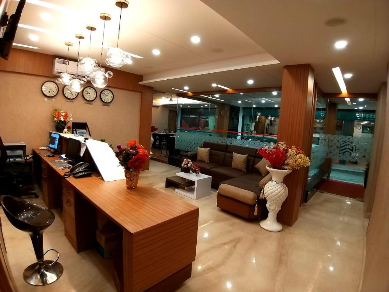 Grand Elegant Hotel Chennai Exterior photo