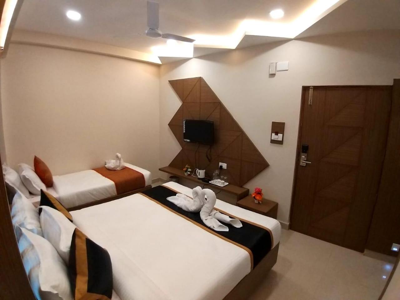 Grand Elegant Hotel Chennai Exterior photo