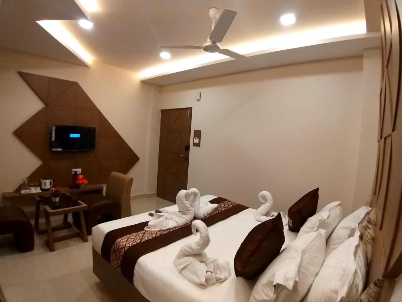 Grand Elegant Hotel Chennai Exterior photo