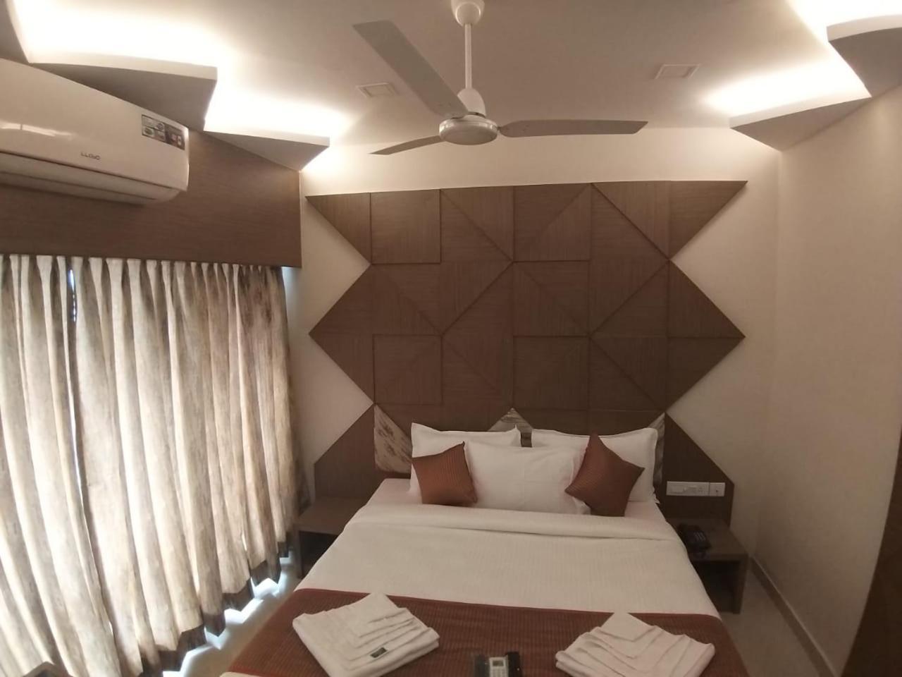 Grand Elegant Hotel Chennai Exterior photo